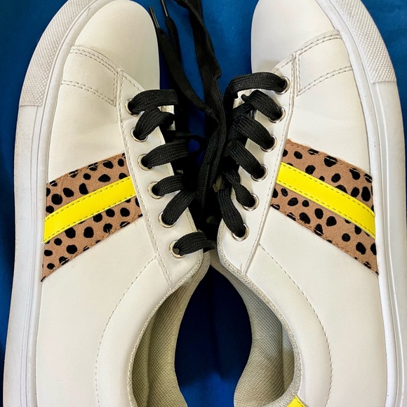 Women’s very cool size 8 sneakers with extra laces - Picture 5 of 16